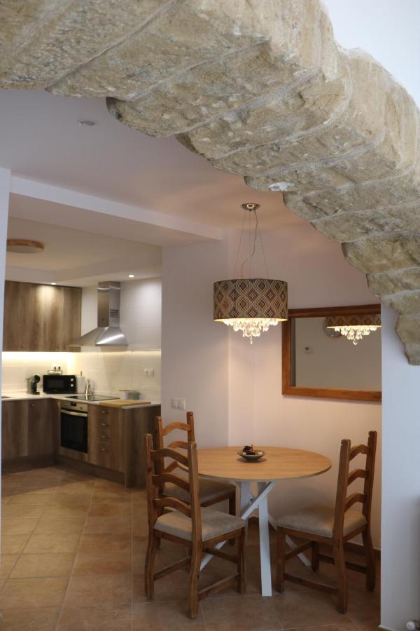 Apartamento Rosellas, Cerca De Alquezar, En Sierra De Guara 阿达休息卡 外观 照片
